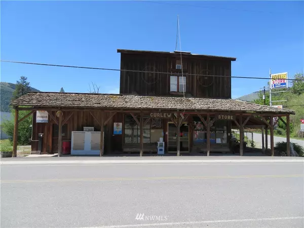 2 River ST, Curlew, WA 99118