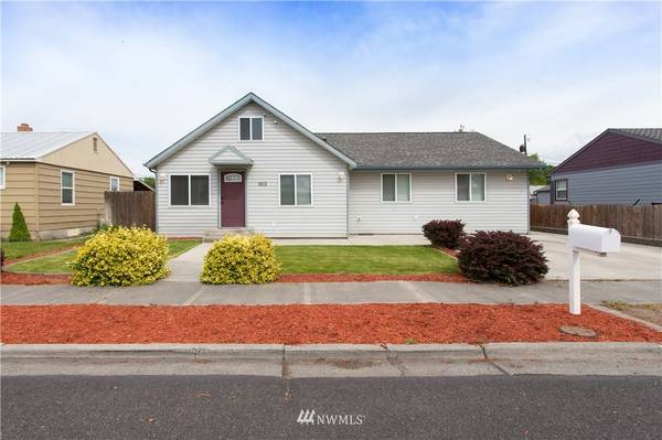 1013 W Ivy AVE, Moses Lake, WA 98837