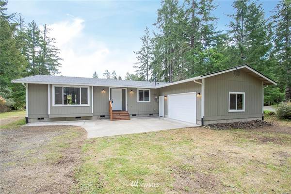 391 E Emerald Lake DR E, Grapeview, WA 98546