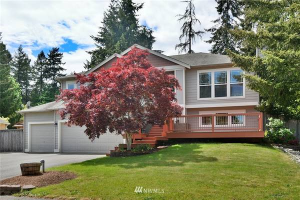 10293 Homeport PL NE, Poulsbo, WA 98370