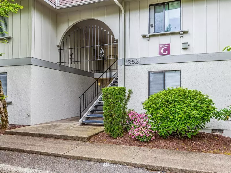 12504 NE 117th PL #G1, Kirkland, WA 98034