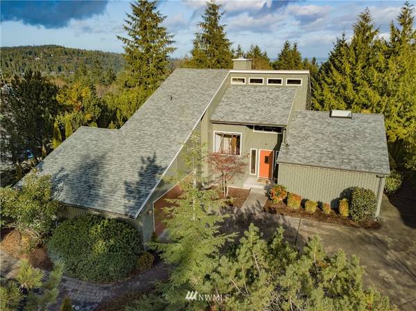 40 Deer Hollow RD, Port Ludlow, WA 98365