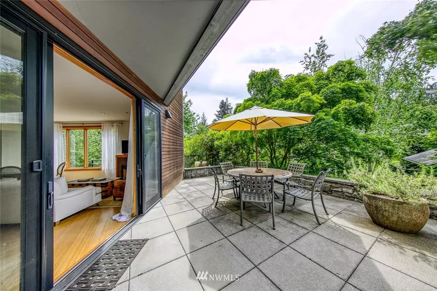 620 Vineyard LN #B 104, Bainbridge Island, WA 98110