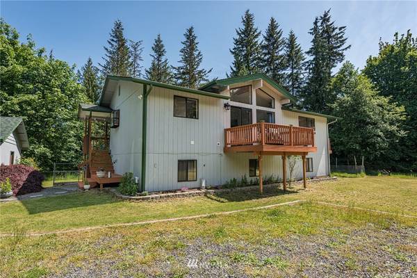 214 Cougar LN, Port Angeles, WA 98362