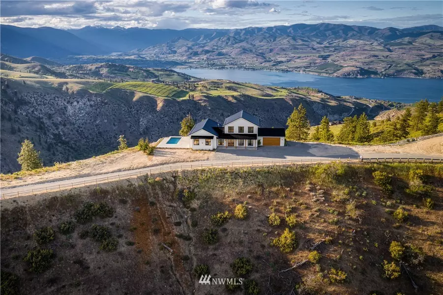 522 Hawks Ridge RD, Chelan, WA 98816