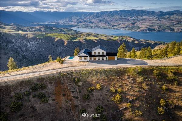 522 Hawks Ridge RD, Chelan, WA 98816