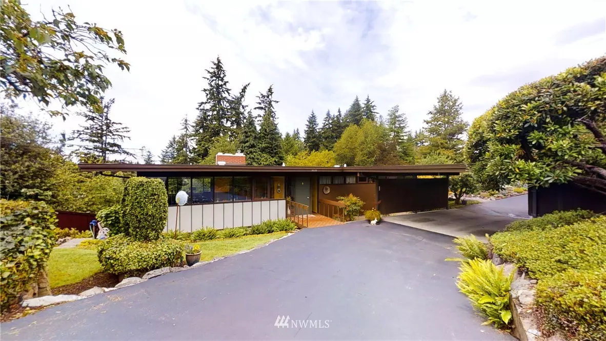 Edmonds, WA 98026,8629 Bowdoin WAY