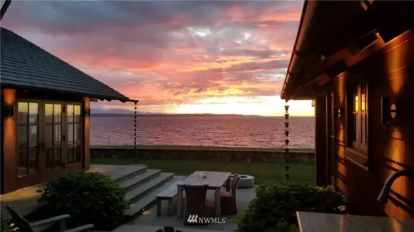 9710 Lindsay PL, Edmonds, WA 98020