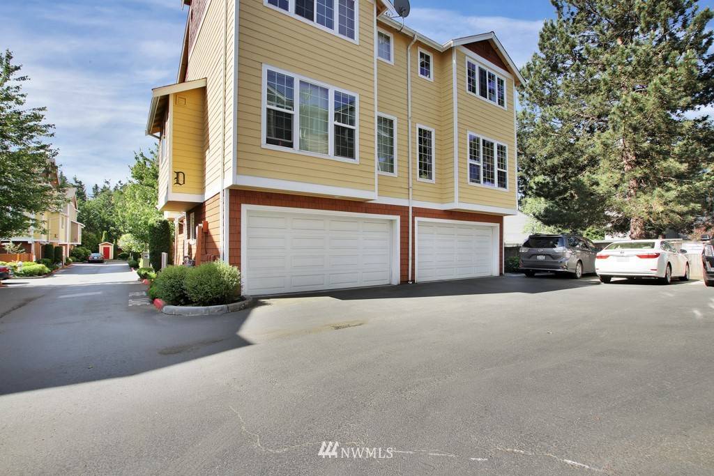 11023 SE 240th ST #D2, Kent, WA 98031