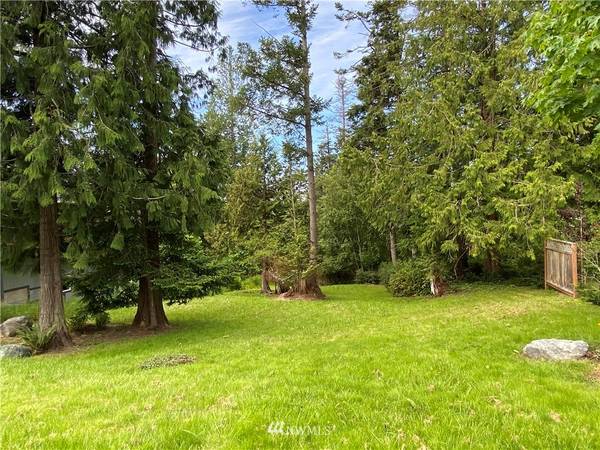 724 Shelter Bay DR, La Conner, WA 98257