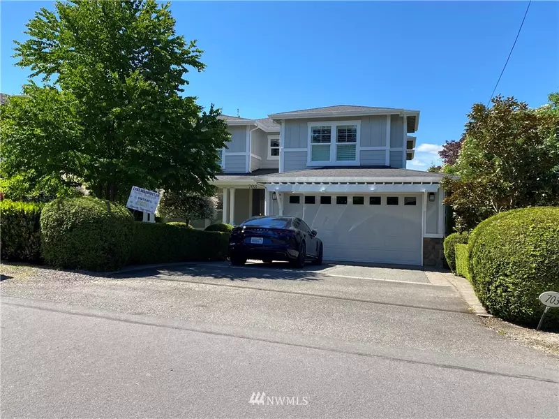 703 17th AVE W, Kirkland, WA 98033