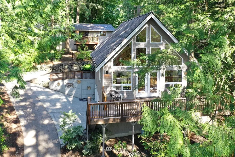 8478 Hansen RD NE, Bainbridge Island, WA 98110