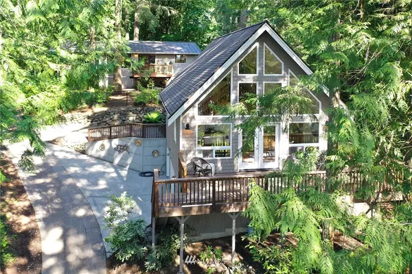 Bainbridge Island, WA 98110,8478 Hansen RD NE