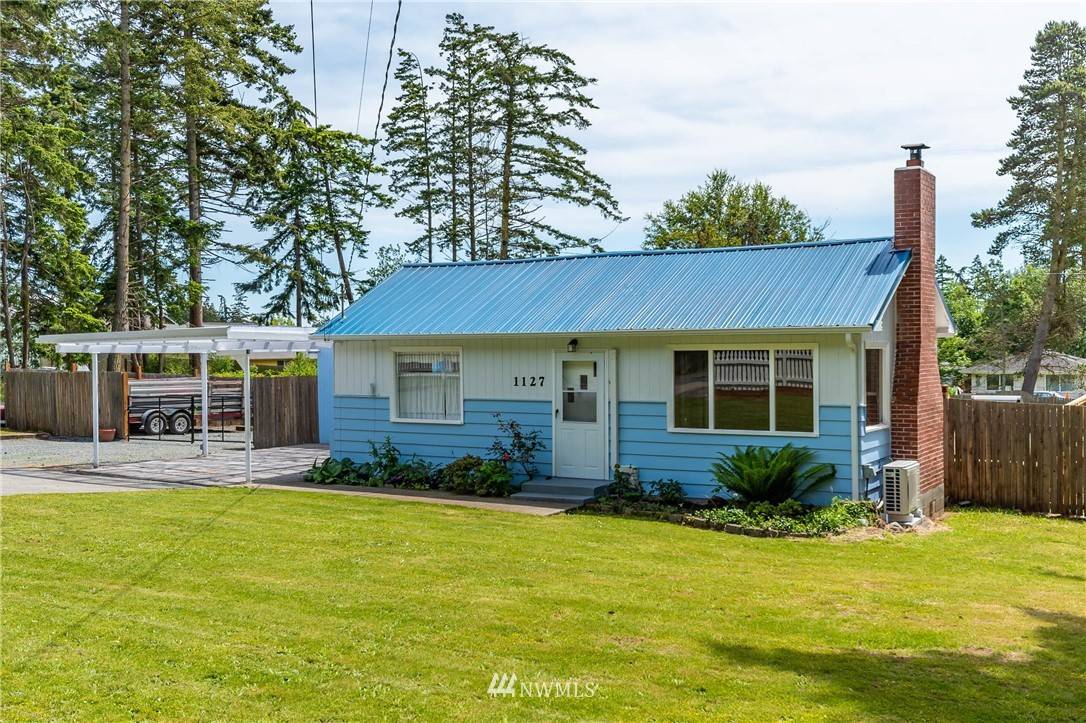 1127 NW Crosby AVE, Oak Harbor, WA 98277