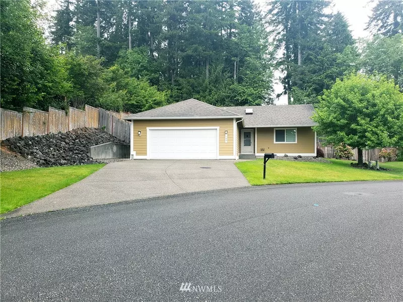 102 Blossom LN, Elma, WA 98541