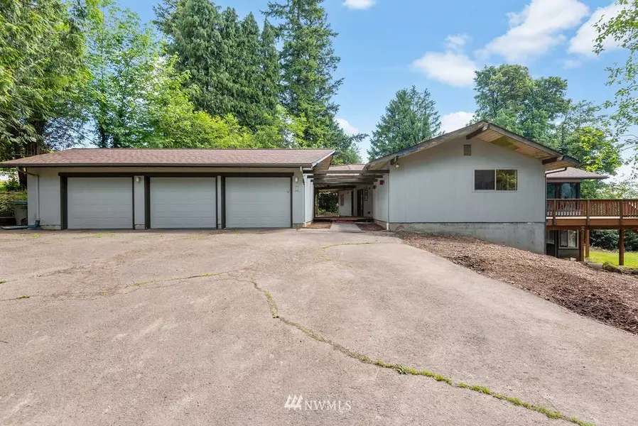 8 Cedar Gates RD, Longview, WA 98632