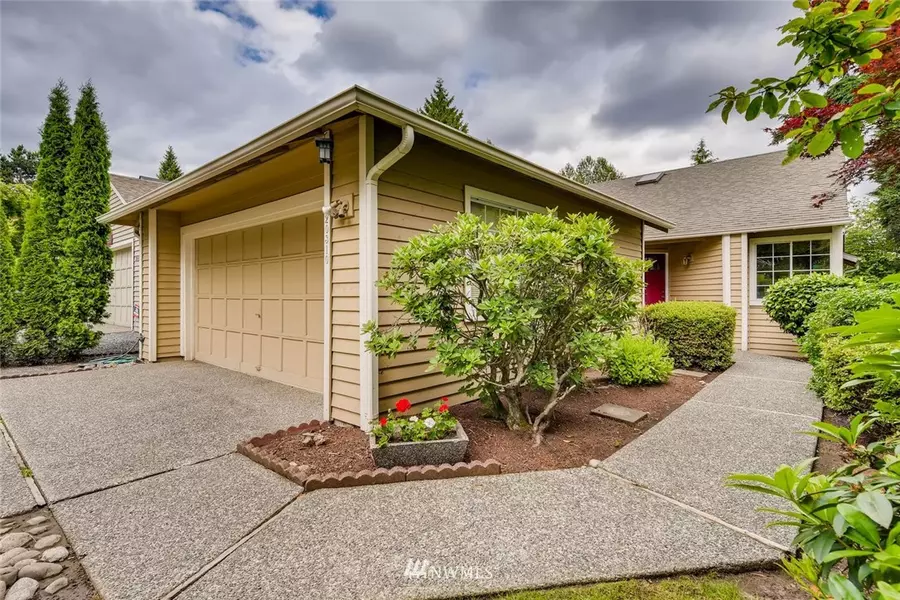 20310 Hollyhills DR NE, Bothell, WA 98011