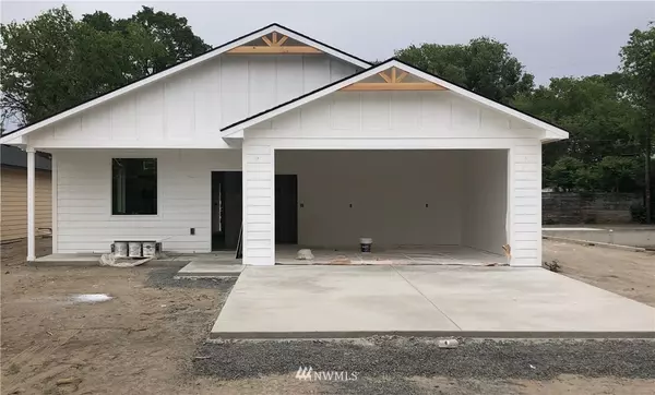 14 S Birch ST, Soap Lake, WA 98851