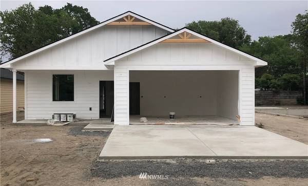 14 S Birch ST, Soap Lake, WA 98851