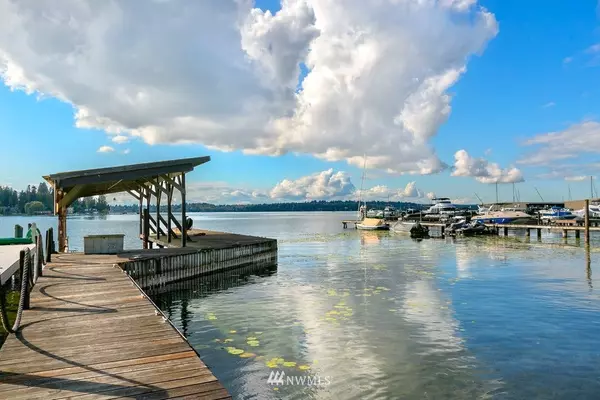 4635 Lake Washington BLVD NE, Kirkland, WA 98033