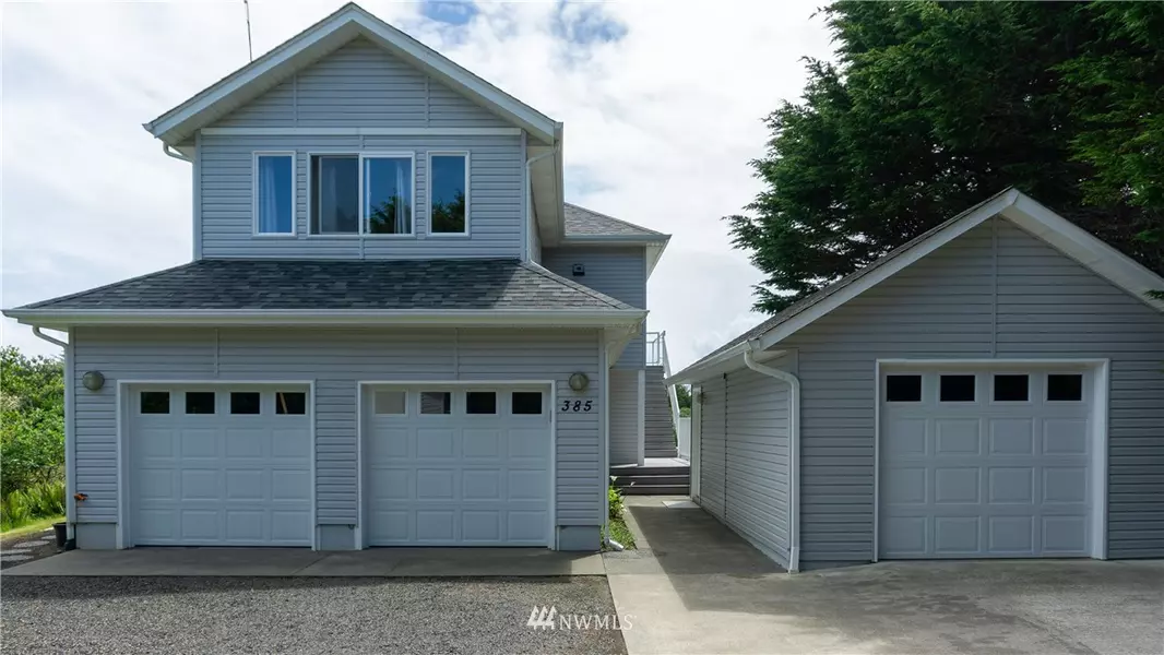 385 N Razor Clam ST SW, Ocean Shores, WA 98569