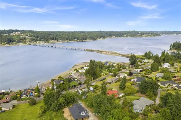 224 B Bella Bella DR, Fox Island, WA 98333