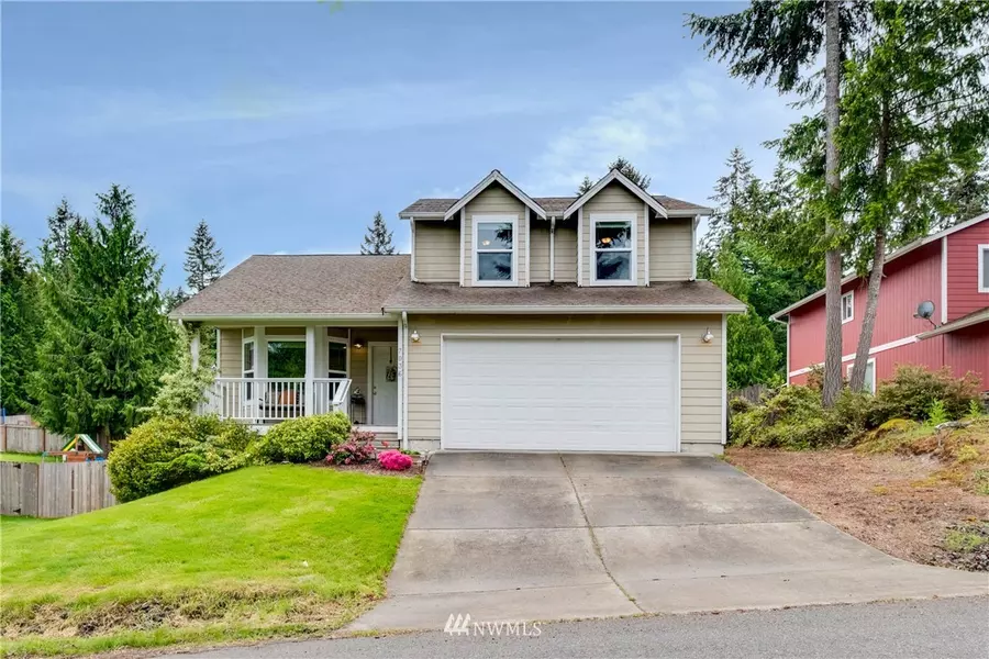 7036 E Dakota ST, Port Orchard, WA 98366