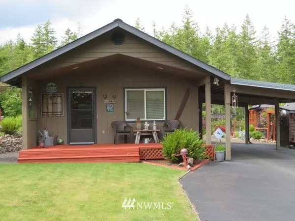1902 N Colony Surf DR, Lilliwaup, WA 98555