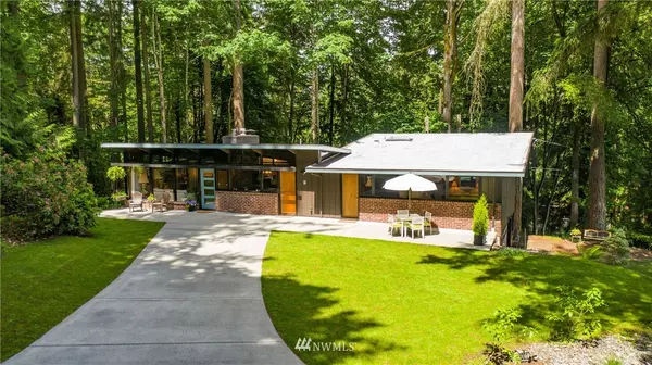 18001 29th AVE NE, Lake Forest Park, WA 98155