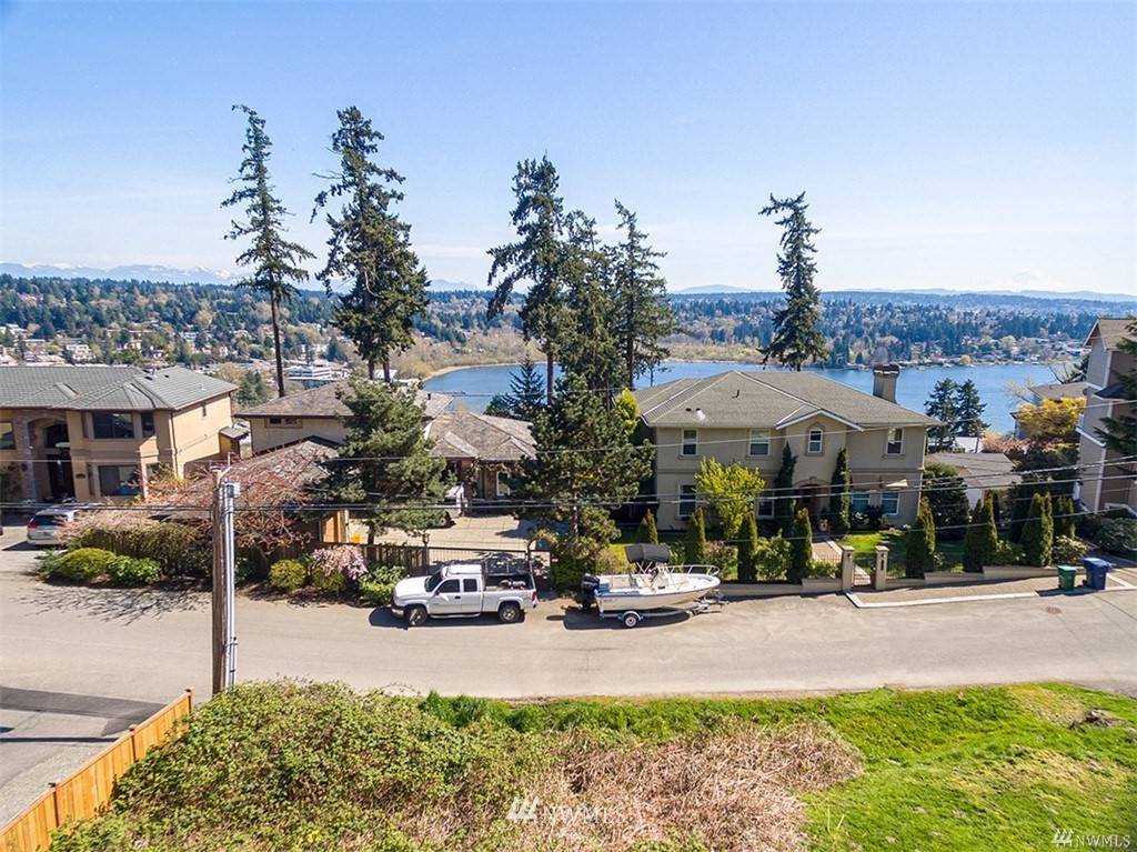 11855 89th PL NE, Kirkland, WA 98034