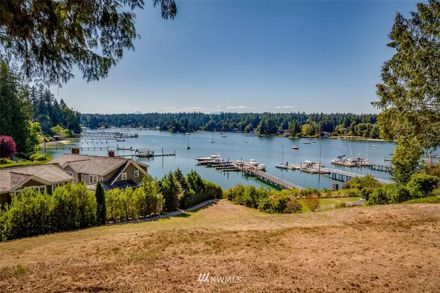 16532 Euclid AVE NE, Bainbridge Island, WA 98110