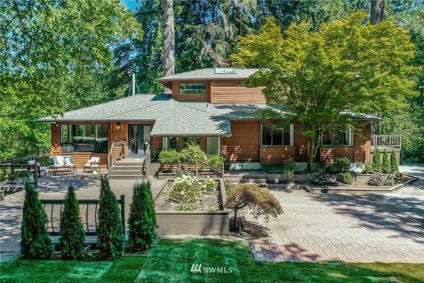 18320 204th AVE NE, Woodinville, WA 98077