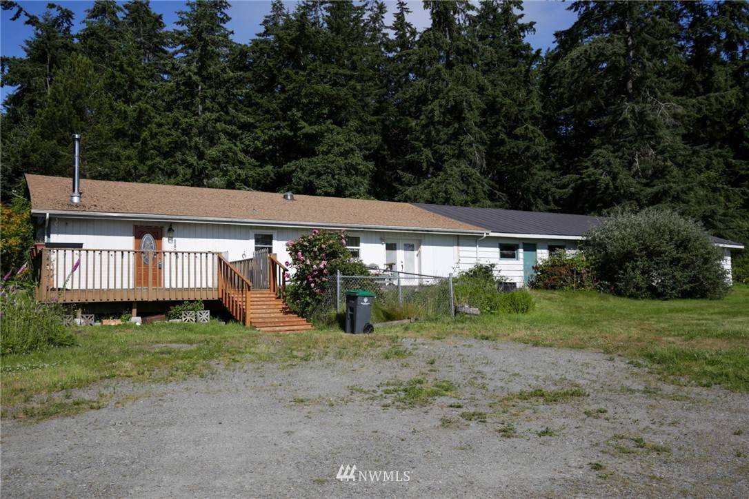 250 W Crescent Harbor Road, Oak Harbor, WA 98277