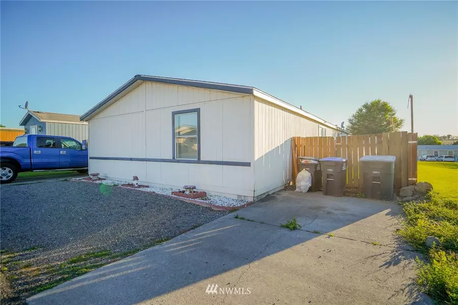 900 N Grape DR #41, Moses Lake, WA 98837