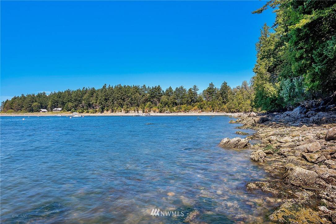 112 Eliza Island, Bellingham, WA 98226