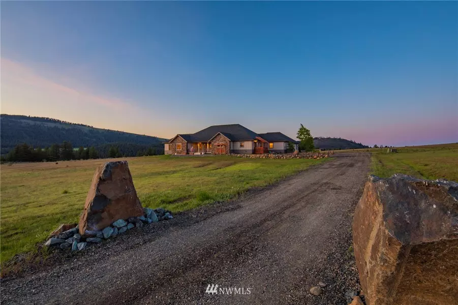 830 Mountain Creek DR, Cle Elum, WA 98922