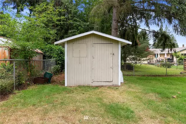 Port Orchard, WA 98366,7237 E Polk AVE