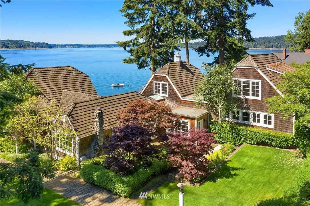 Bainbridge Island, WA 98110,3072 Point White DR NE