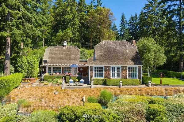 Bainbridge Island, WA 98110,3072 Point White DR NE