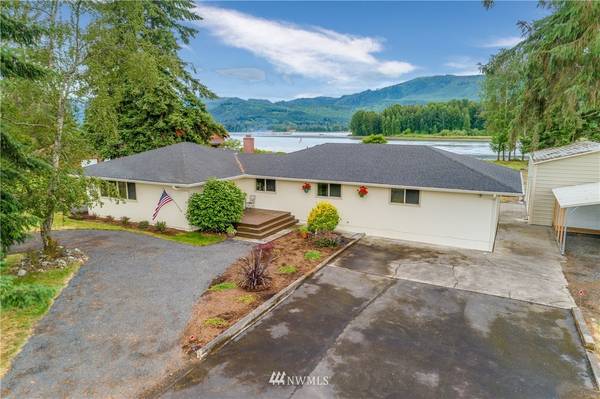 79 W Sunny Sands RD, Cathlamet, WA 98612