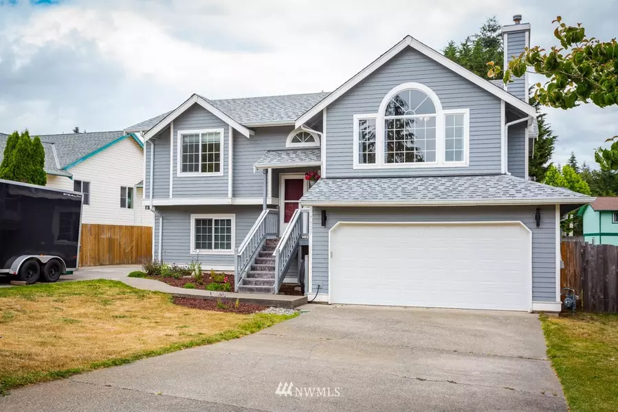 7327 E Collins RD, Port Orchard, WA 98366