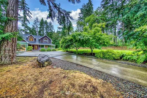 13755 Sunrise DR NE, Bainbridge Island, WA 98110