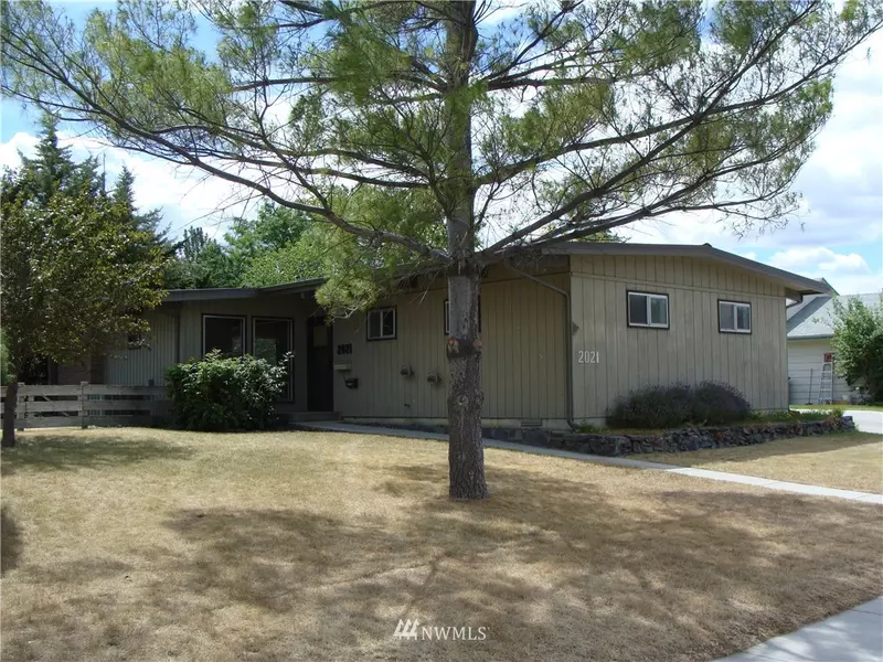 2021 S Belair DR, Moses Lake, WA 98837