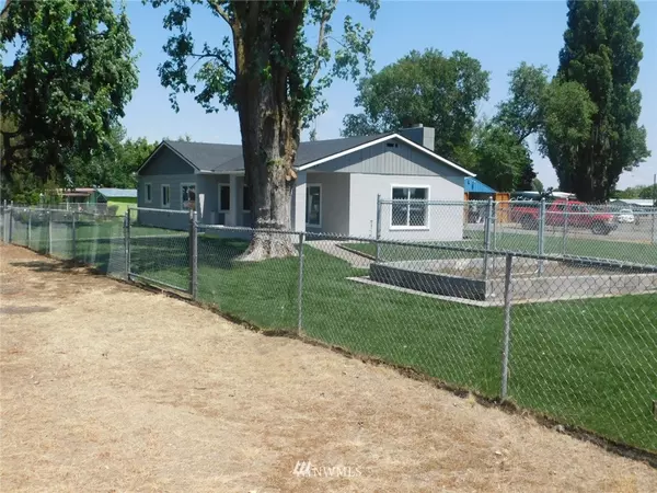 275 NW Moses Lake AVE, Soap Lake, WA 98851