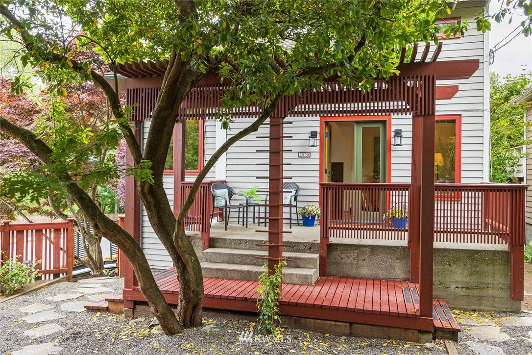 2508 Warren AVE N, Seattle, WA 98109