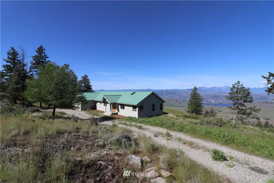 204 Sunset Ridge Dr, Oroville, WA 98844