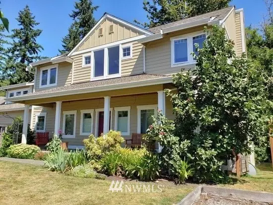 2112 Belfair AVE NE, Bainbridge Island, WA 98110