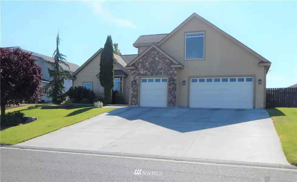 449 Viewmont DR SE, Moses Lake, WA 98837