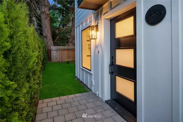 4321 A 35th AVE W, Seattle, WA 98199