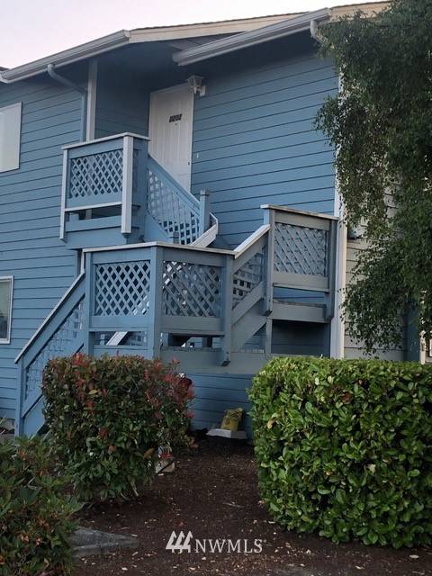 651 NE Ellis WAY #D202, Oak Harbor, WA 98277